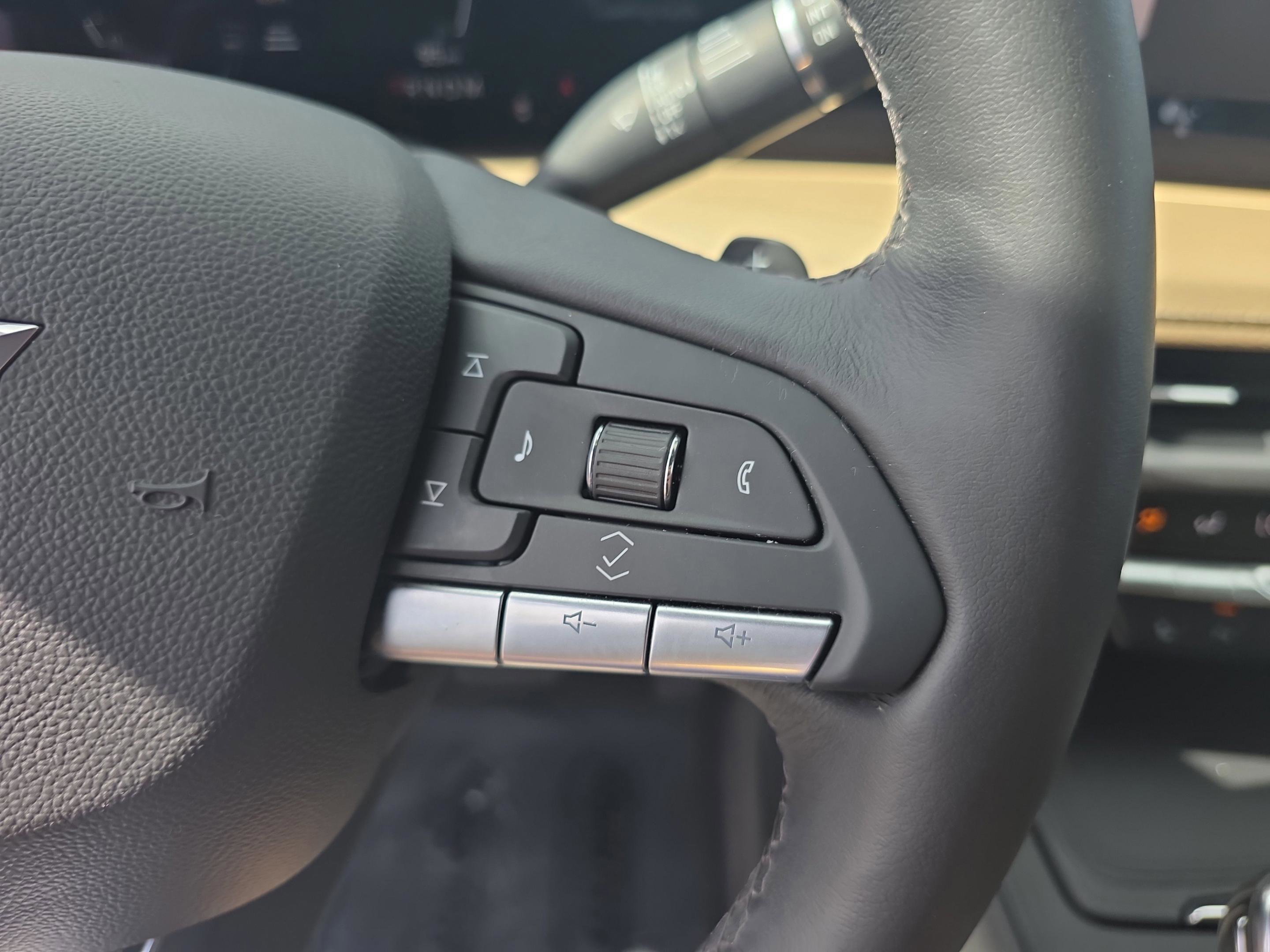Used 2025 Cadillac XT4 Premium Luxury w/ Cold Weather Package FWD image 24