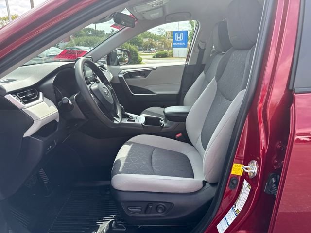Used 2022 Toyota RAV4 XLE image 10