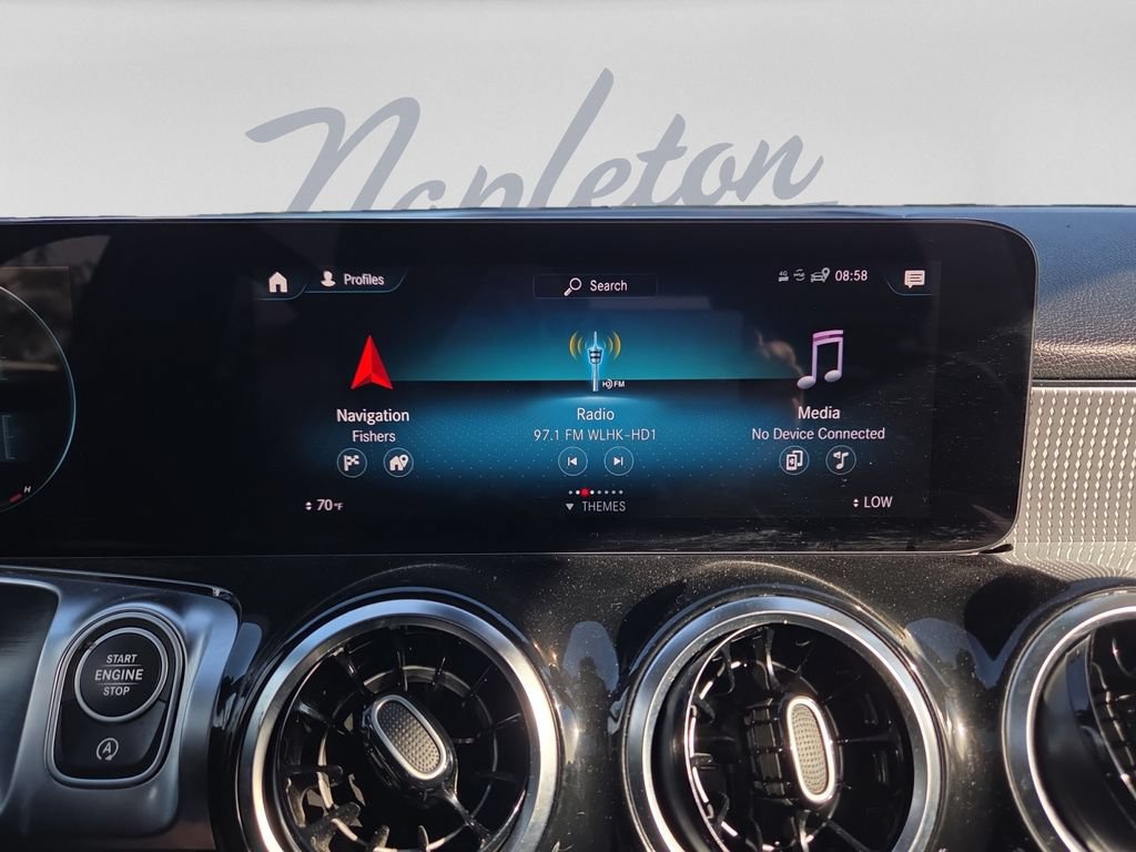 Used 2023 Mercedes-Benz GLB 250 4MATIC w/ Premium Package image 21