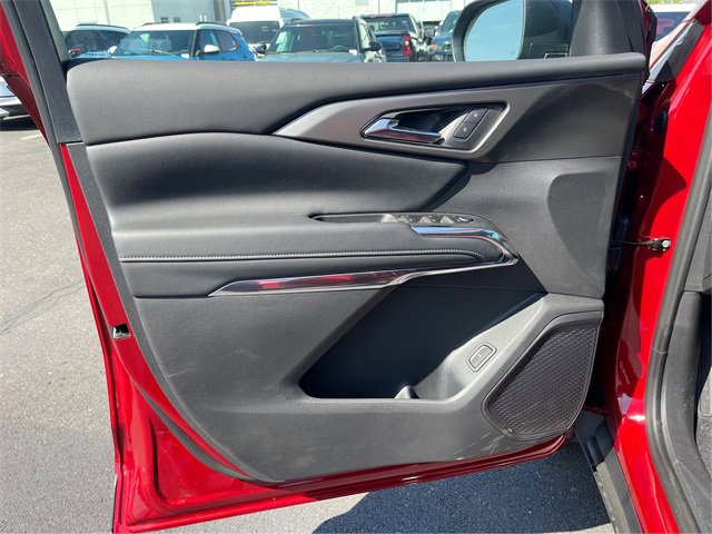 New 2025 Chevrolet Traverse LT image 14