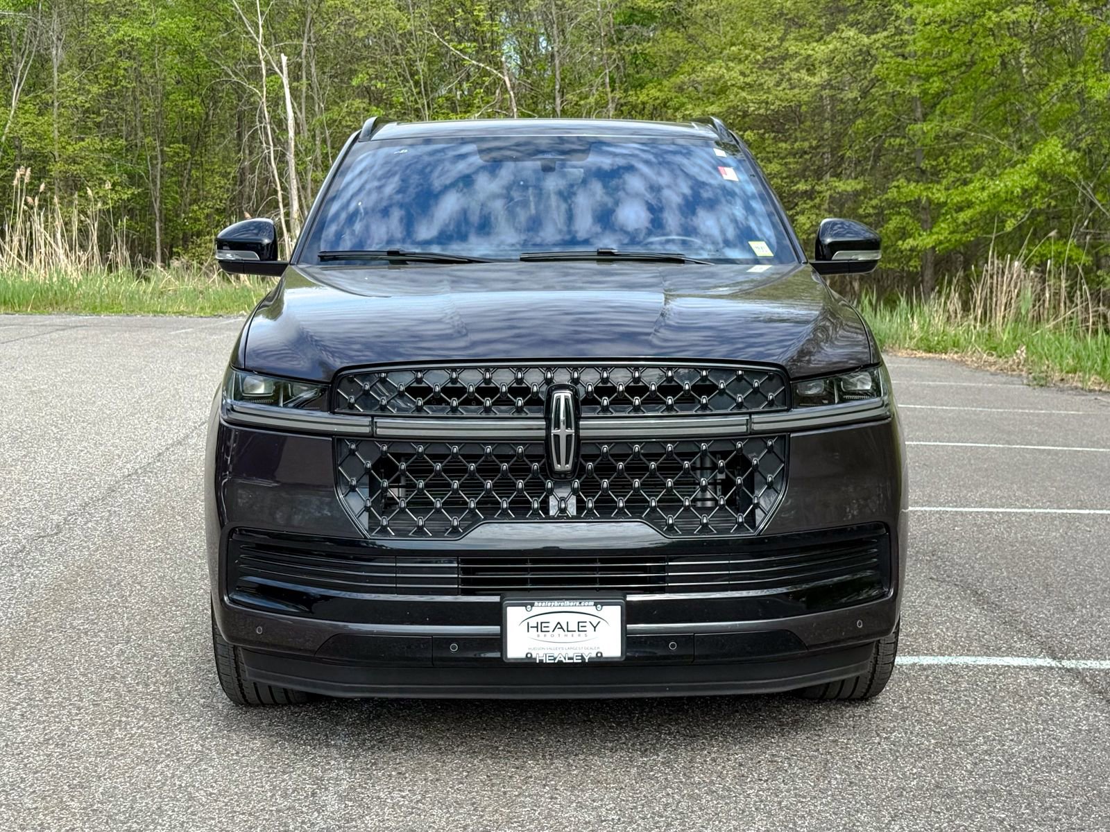 Used 2025 Lincoln Navigator Reserve w/ Jet Appearance Package AWD/4WD image 2