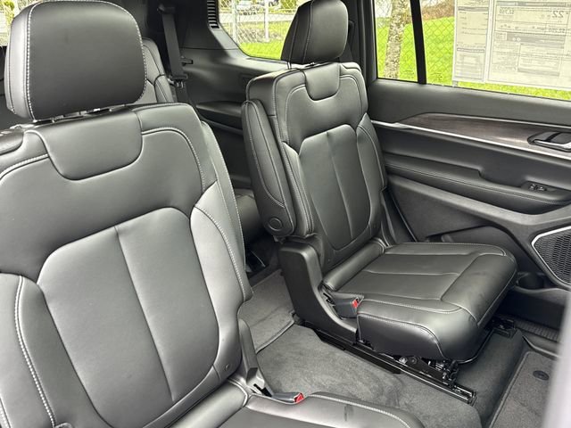 New 2026 Jeep Grand Cherokee L Limited w/ Limited Altitude Package AWD/4WD image 21