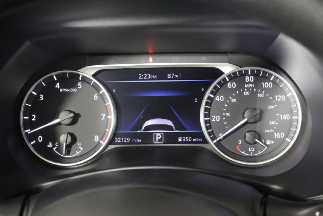 Used 2025 Nissan Sentra SV FWD image 11