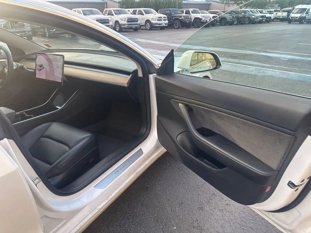 Used 2018 Tesla Model 3 Long Range RWD image 20