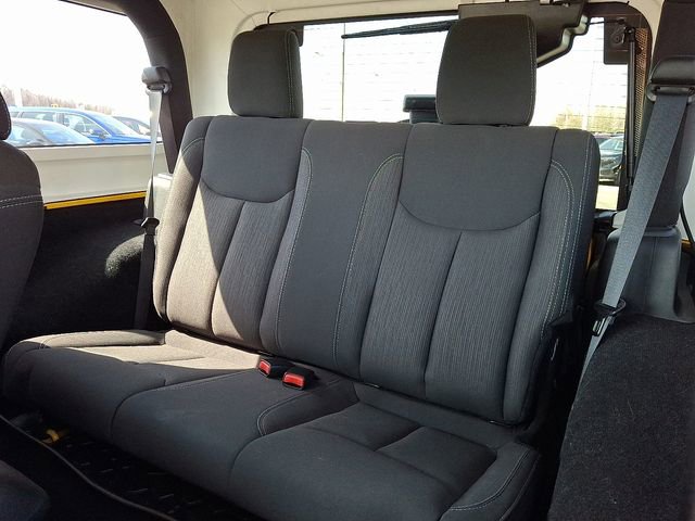 Used 2015 Jeep Wrangler Rubicon w/ Power Convenience Group image 21