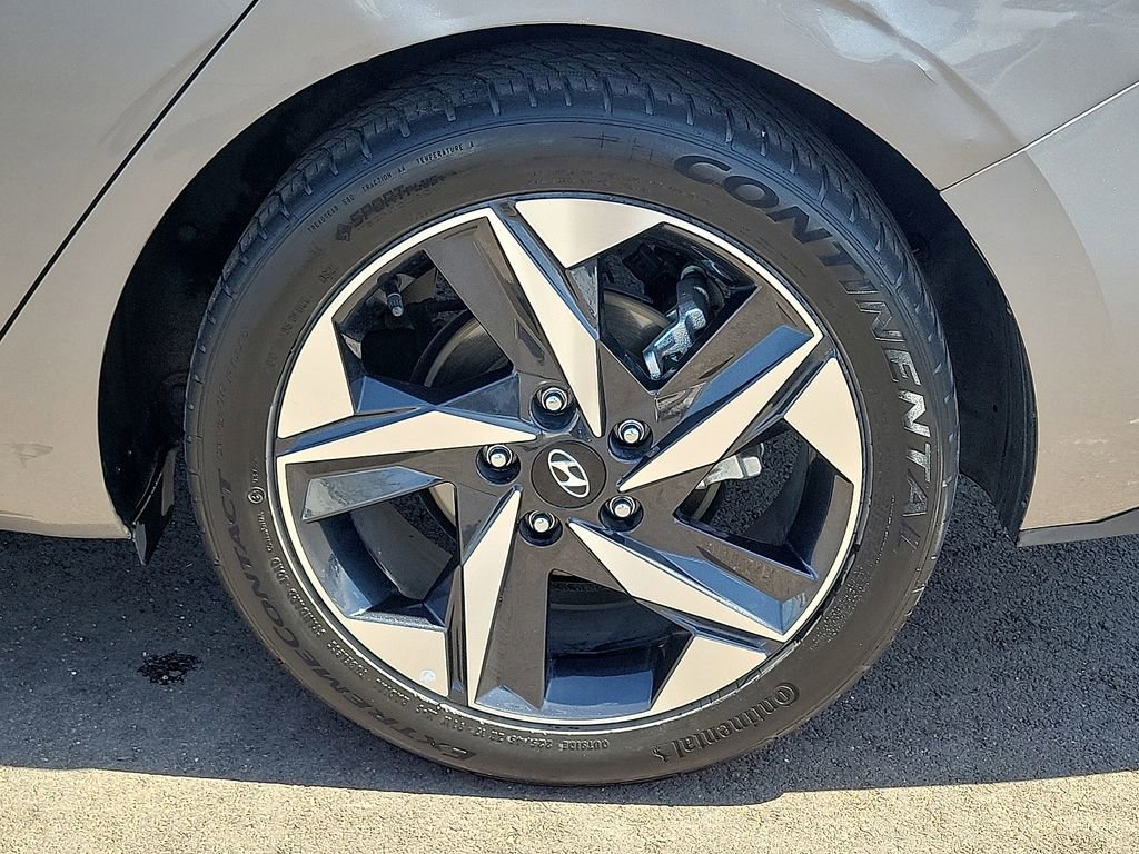 Used 2023 Hyundai Elantra SEL w/ Convenience Package image 10