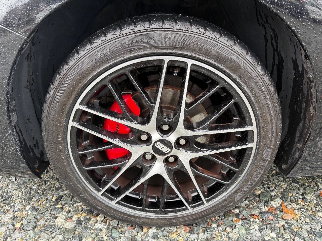 Used 2015 Toyota Camry XSE image 3