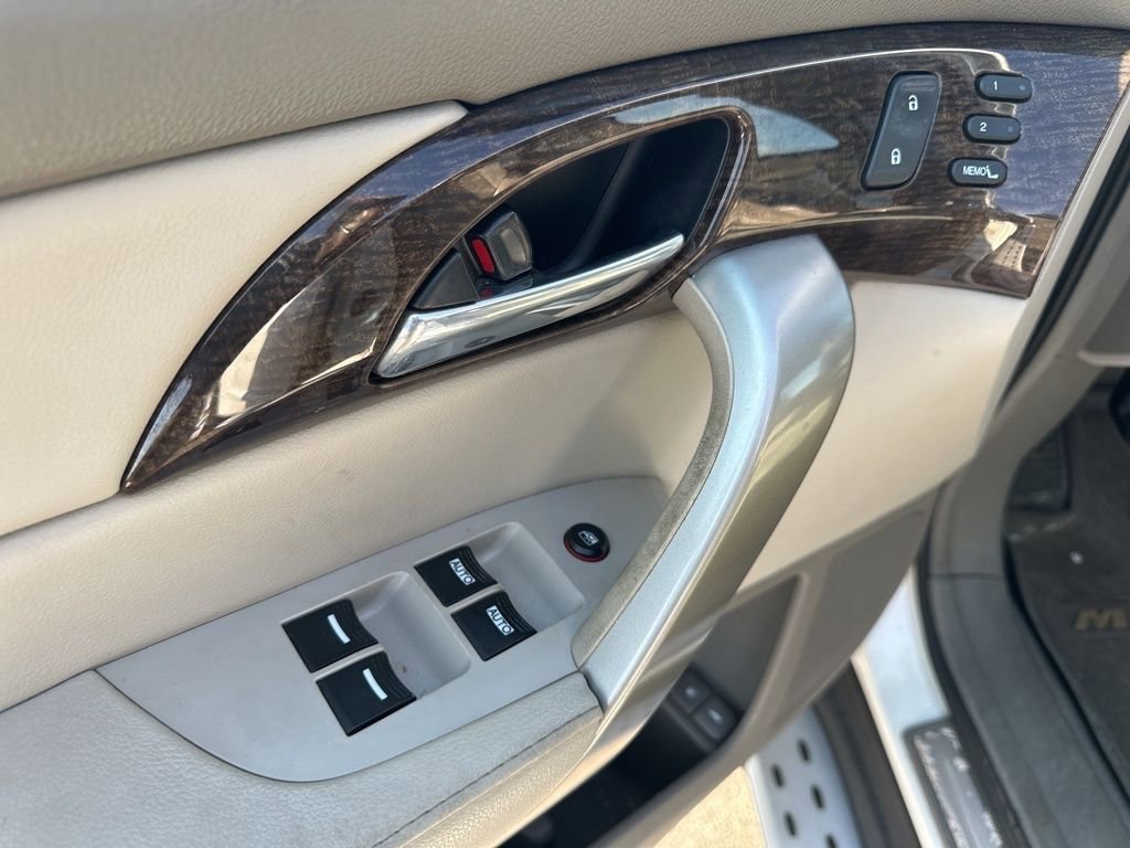 Used 2011 Acura MDX w/ Technology & Entertainment image 19