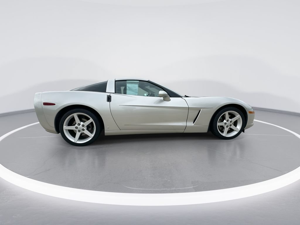Used 2006 Chevrolet Corvette Coupe w/ Preferred Equipment Group RWD image 9
