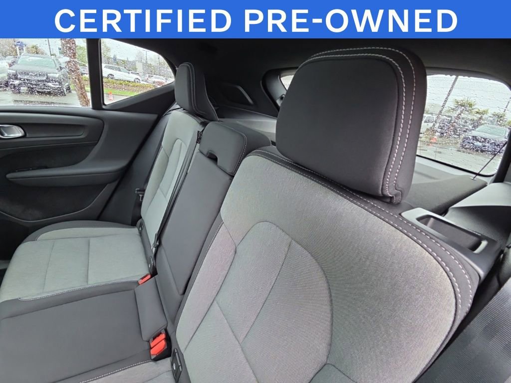 Used 2025 Volvo XC40 B5 Core AWD/4WD image 6