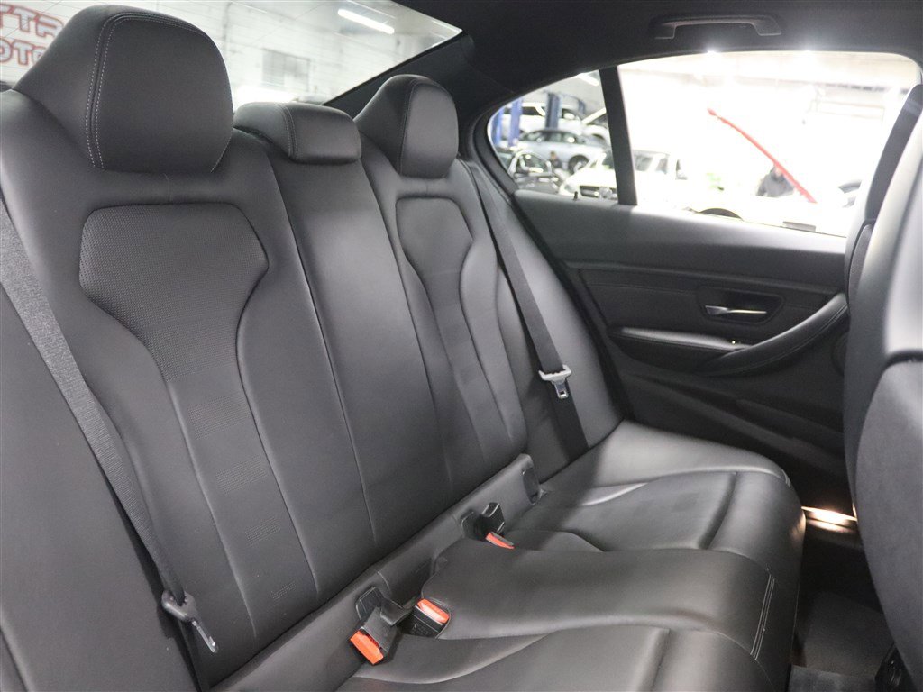 Used 2016 BMW M3 image 17