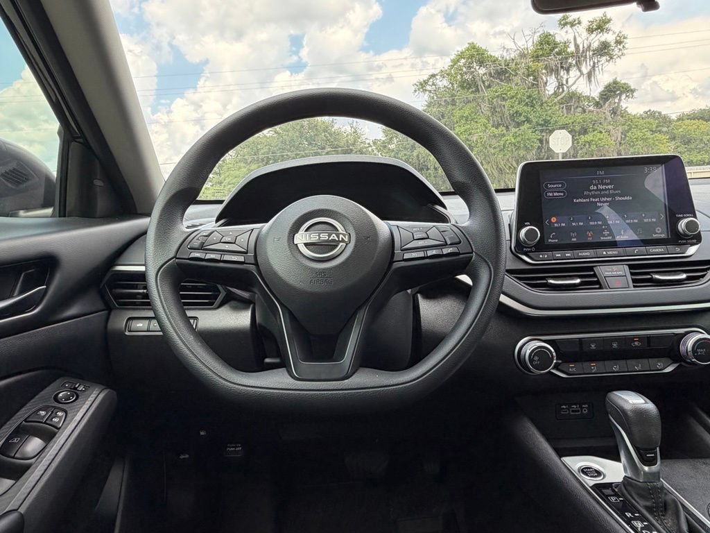 Used 2025 Nissan Altima 2.5 S FWD image 7