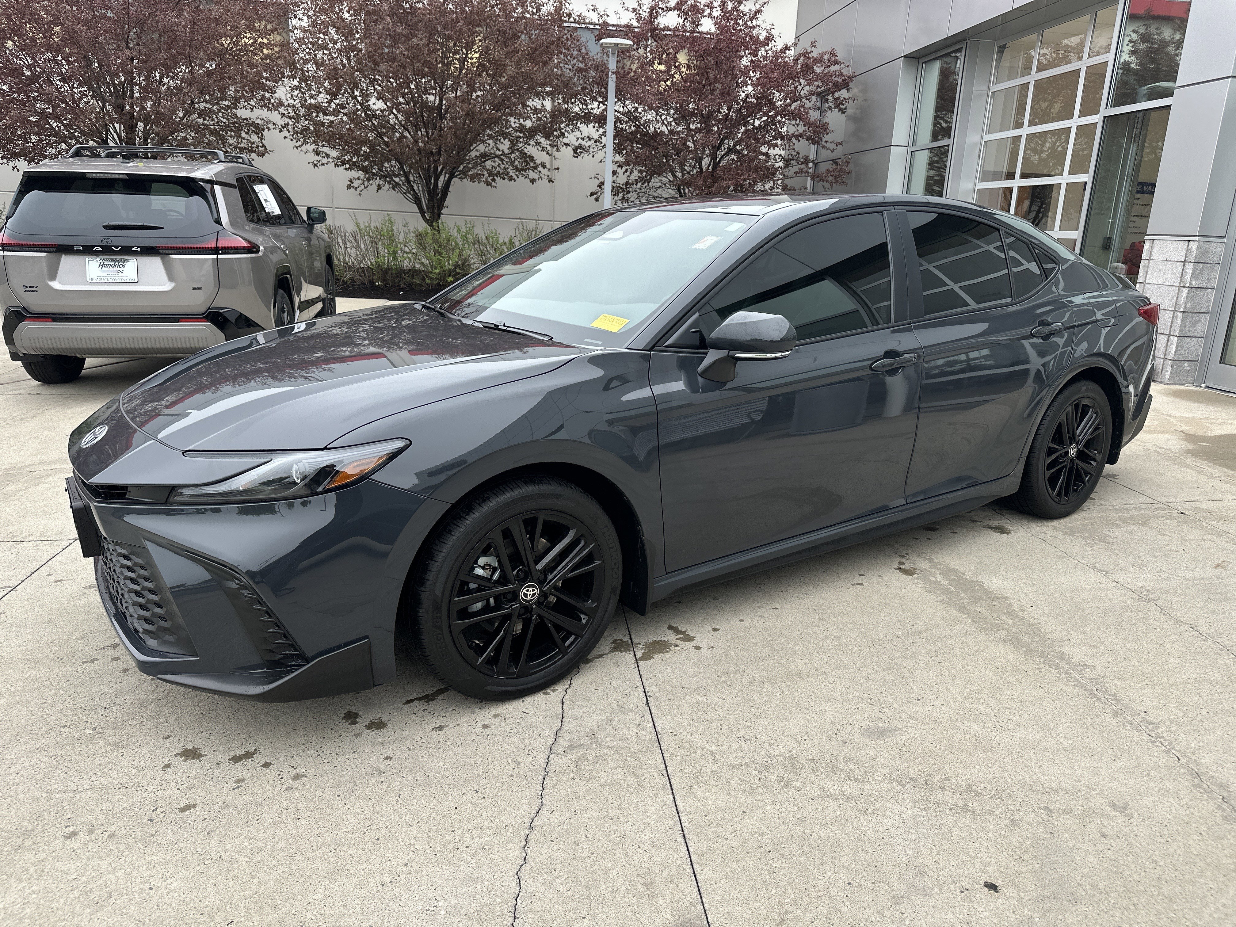 Used 2026 Toyota Camry SE AWD/4WD image 3