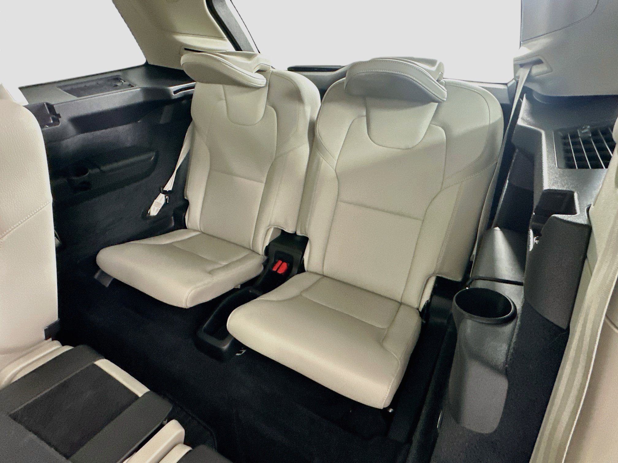 Used 2023 Volvo XC90 B6 Plus w/ Protection Package AWD/4WD image 30