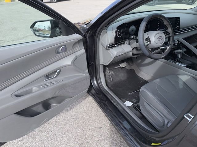 Used 2022 Hyundai Elantra SEL w/ Convenience Package image 27