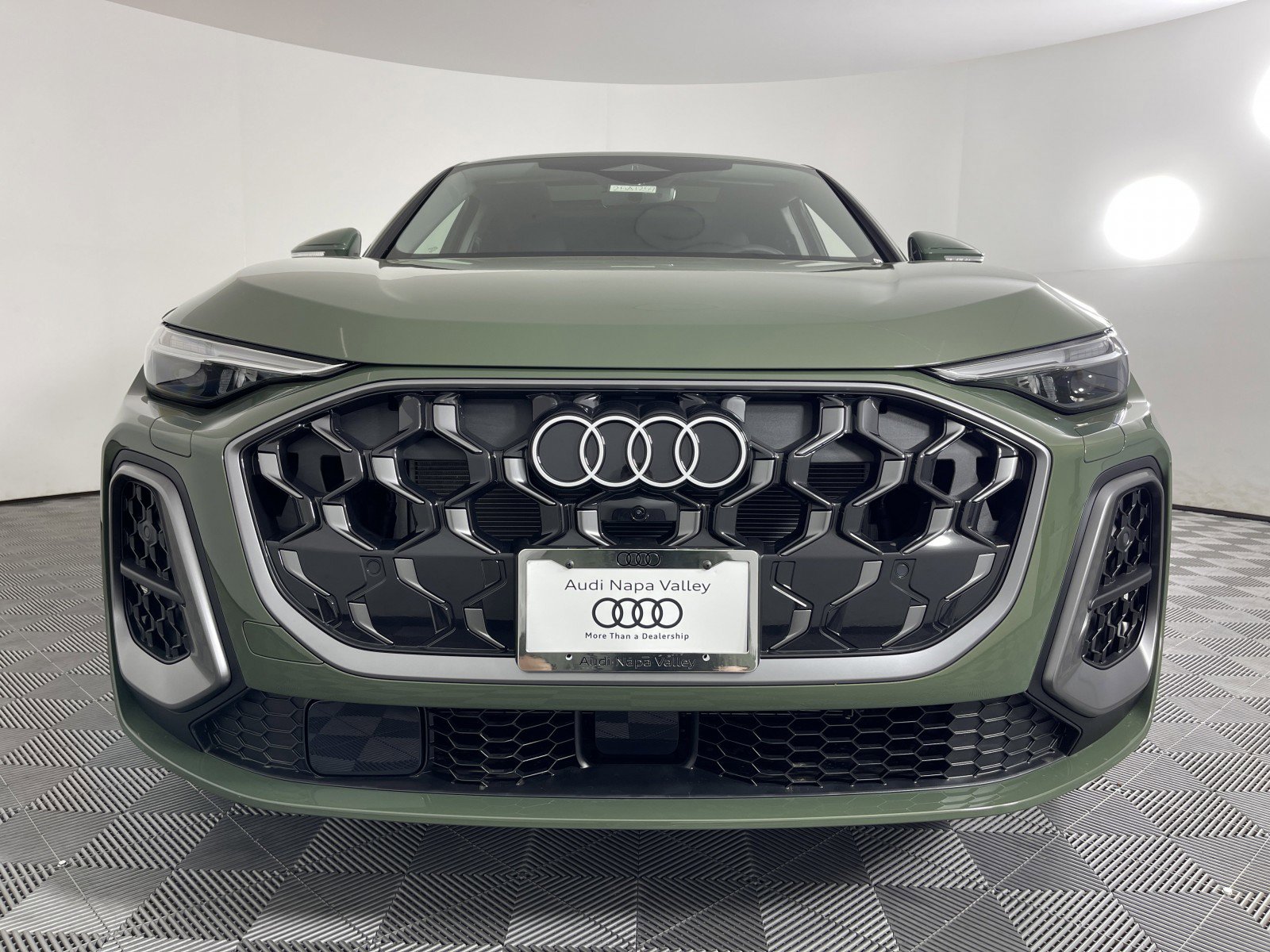 New 2025 Audi Q5 Prestige image 9