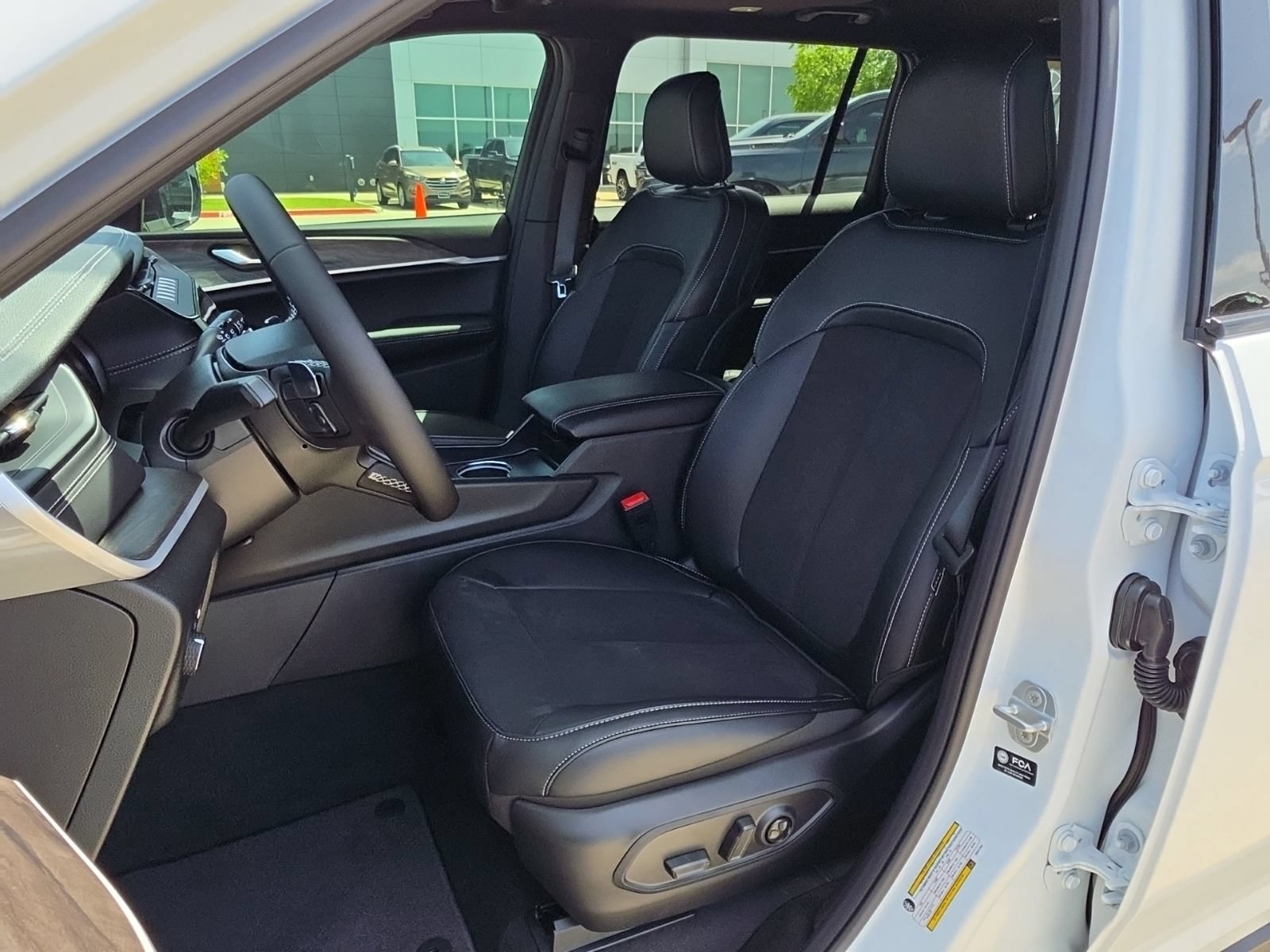 New 2026 Jeep Grand Cherokee L 2WD image 14