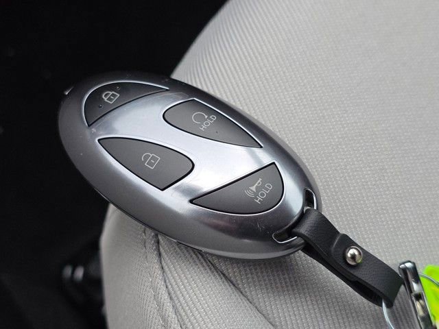 Certified 2025 Hyundai Tucson SE image 28