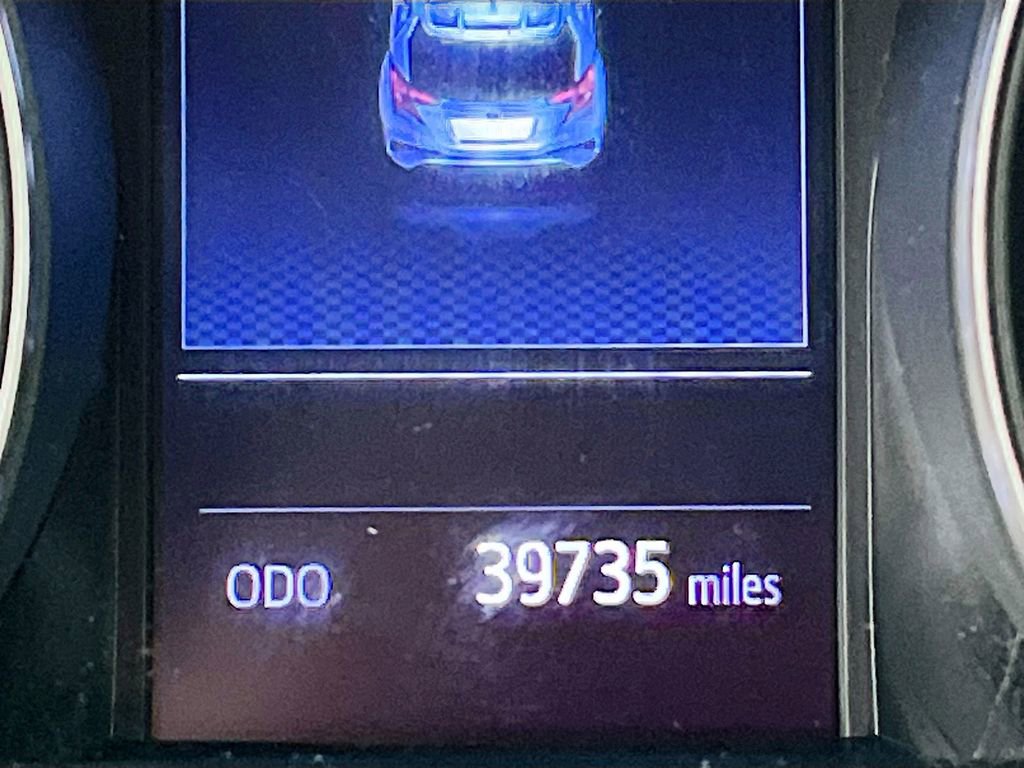Used 2019 Toyota C-HR LE FWD image 12