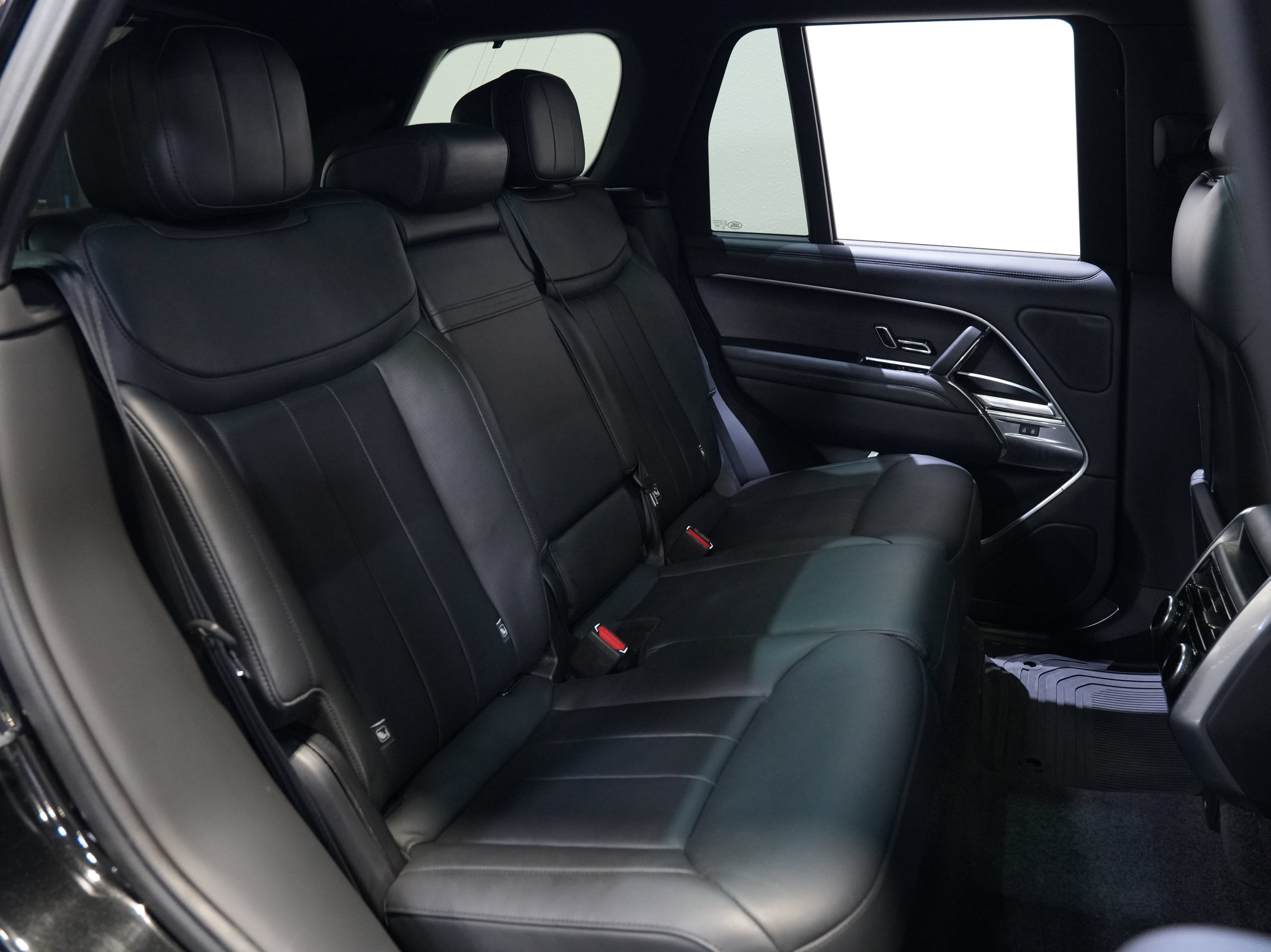 Used 2023 Land Rover Range Rover SE AWD/4WD image 36