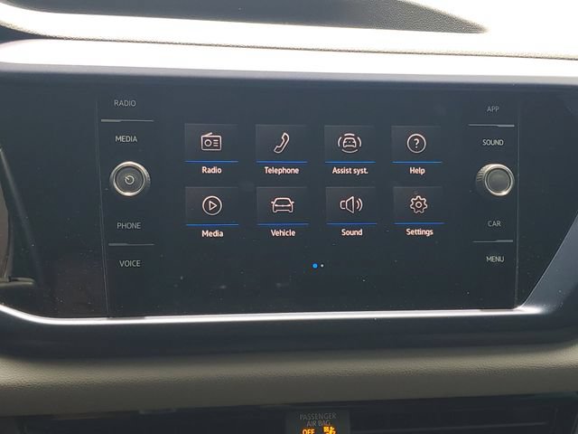 Used 2022 Volkswagen Taos SE FWD image 4