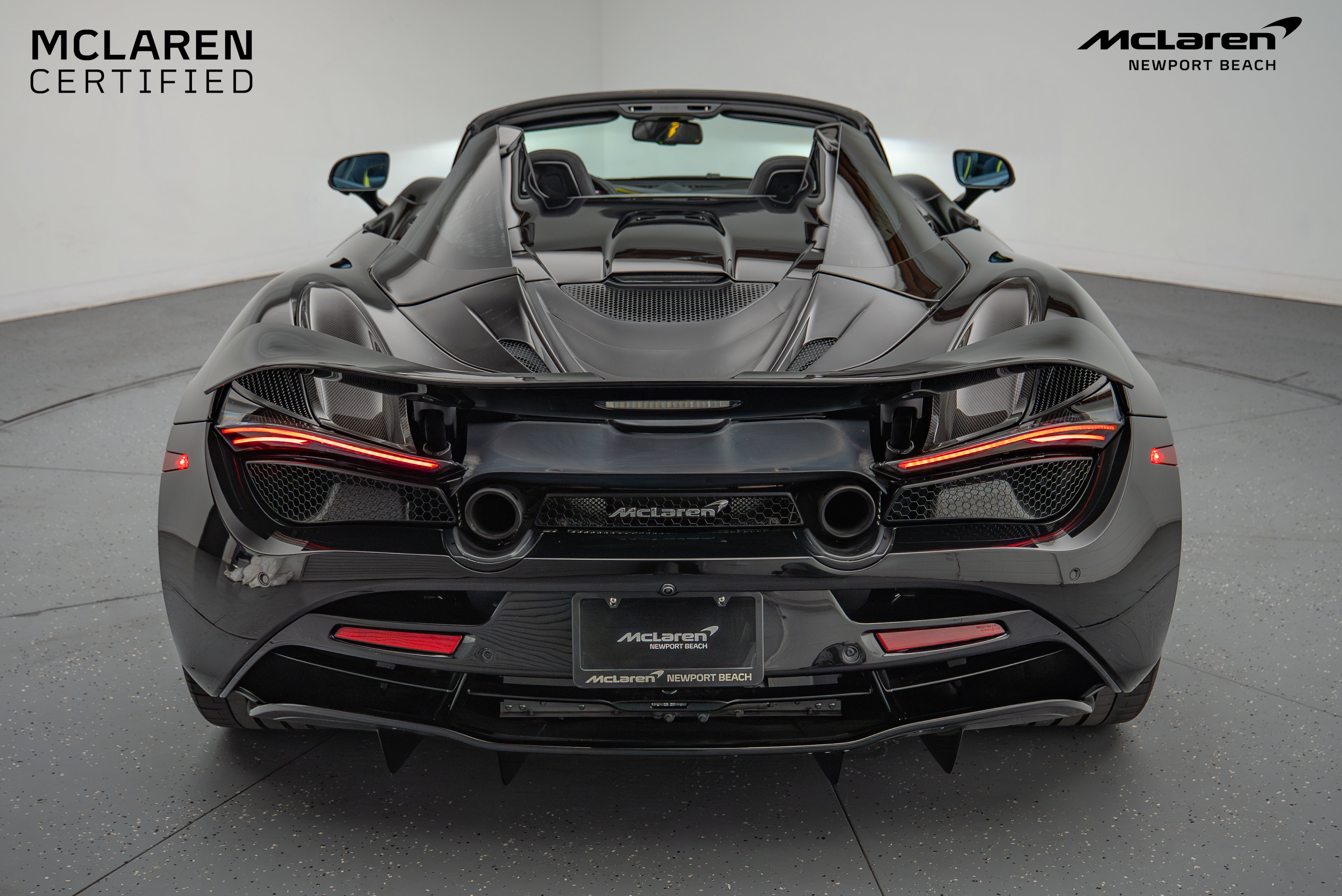 Used 2023 McLaren 720S Spider image 16