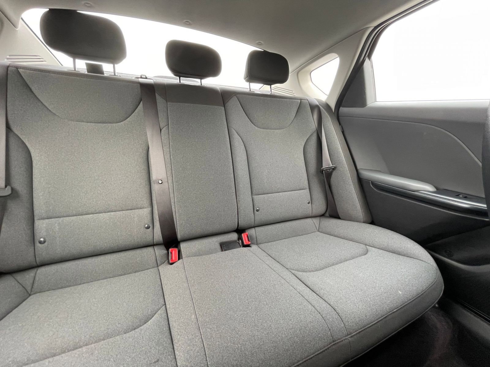 Used 2025 Kia K4 LXS image 36