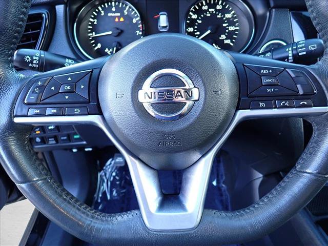 Used 2017 Nissan Rogue SV w/ SV Premium Package AWD/4WD image 16