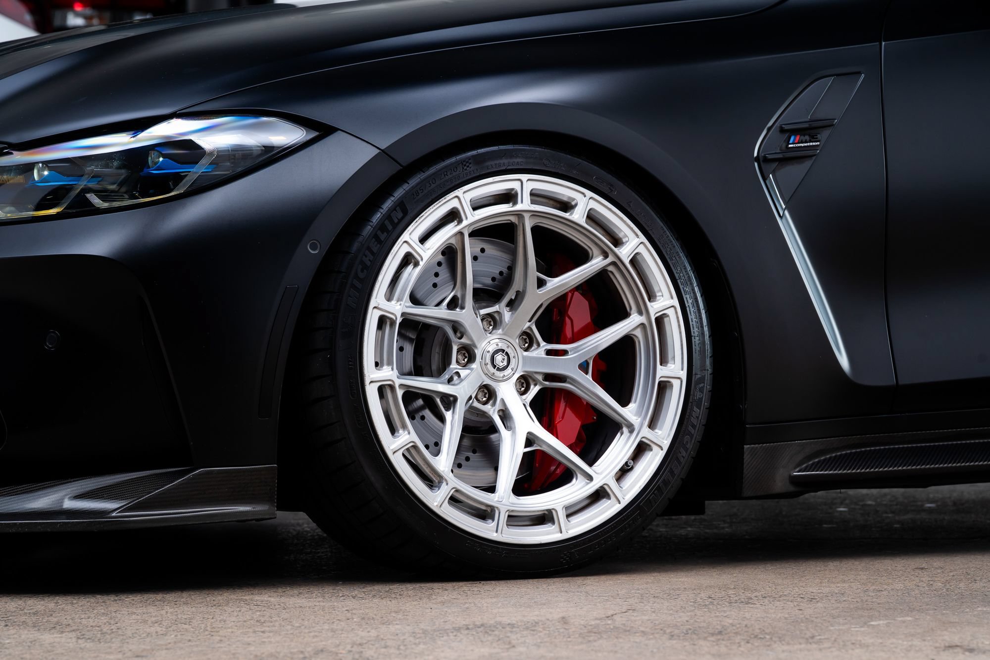 Used 2023 BMW M3 Competition w/ M Carbon Exterior Package AWD/4WD image 5