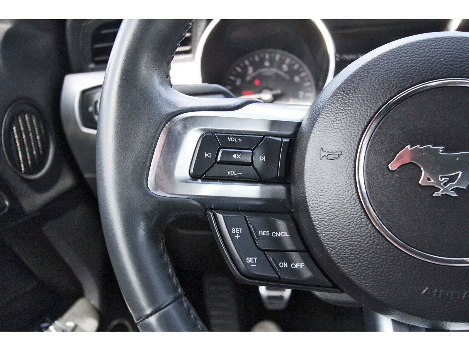 Used 2018 Ford Mustang GT Premium RWD image 21