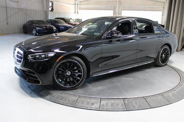 Used 2024 Mercedes-Benz S 580e 4MATIC Sedan image 4