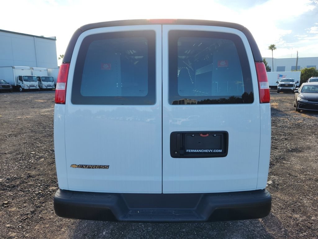 New 2025 Chevrolet Express 2500 w/ Communications Package RWD image 10
