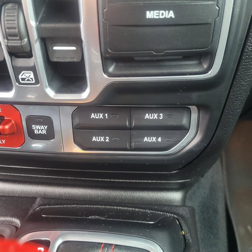 Used 2018 Jeep Wrangler Unlimited Rubicon w/ Dual Top Group image 21
