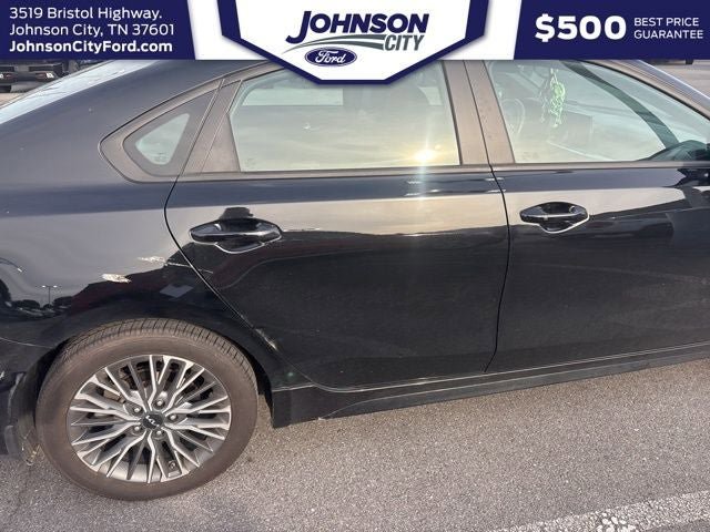Used 2023 Kia Forte GT-Line w/ GT-Line Premium Package FWD image 9
