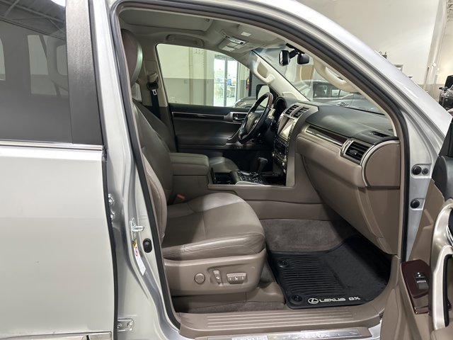 Used 2019 Lexus GX 460 Luxury AWD/4WD image 36