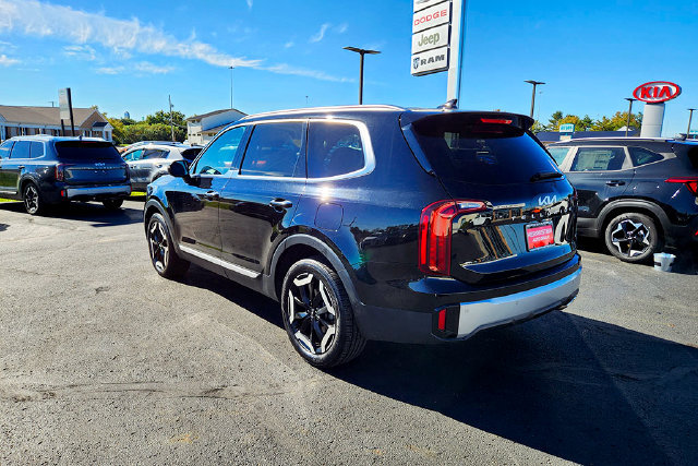Used 2023 Kia Telluride S AWD/4WD image 5