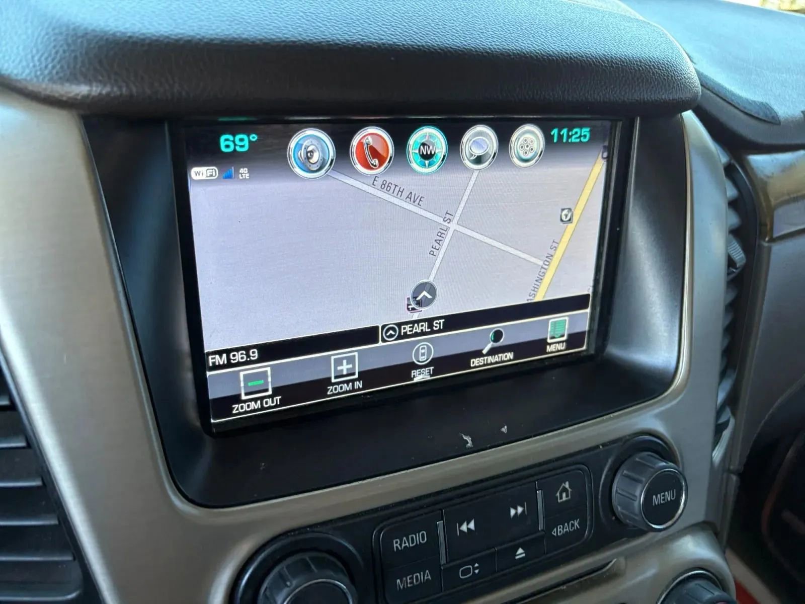 Used 2017 GMC Yukon Denali w/ Open Road Package image 31