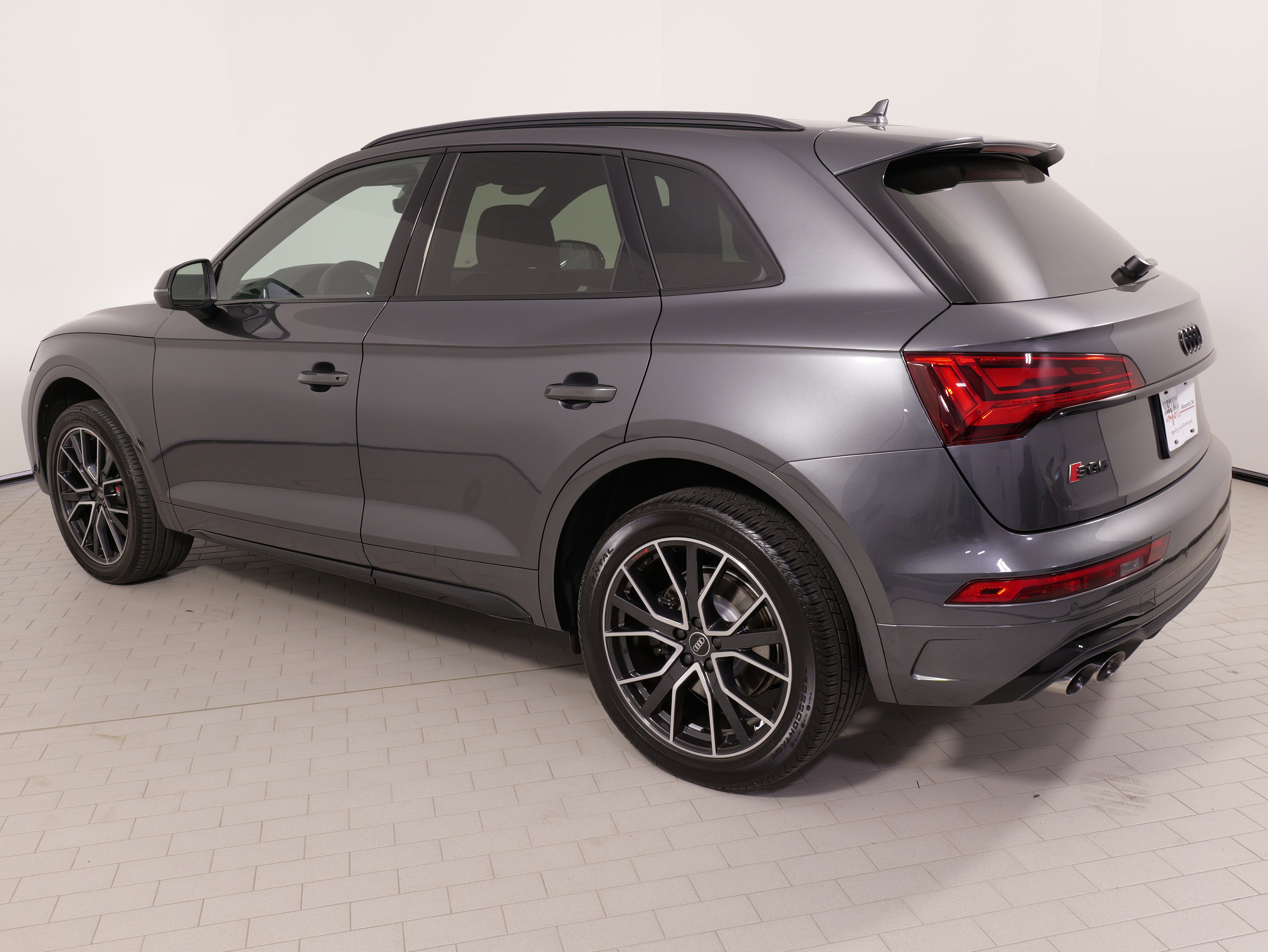 Used 2023 Audi SQ5 Premium Plus w/ Premium Plus Package image 16