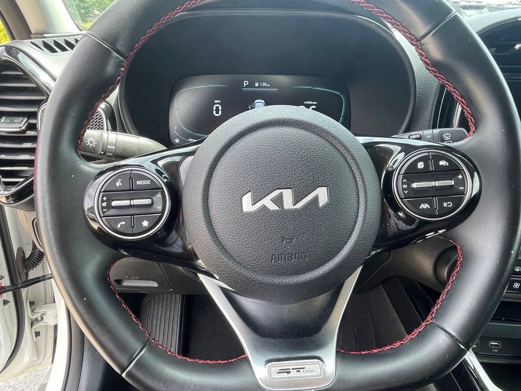 Certified 2023 Kia Soul GT-Line FWD image 12