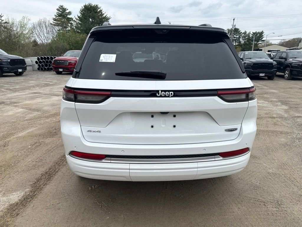 New 2026 Jeep Grand Cherokee Summit AWD/4WD image 4