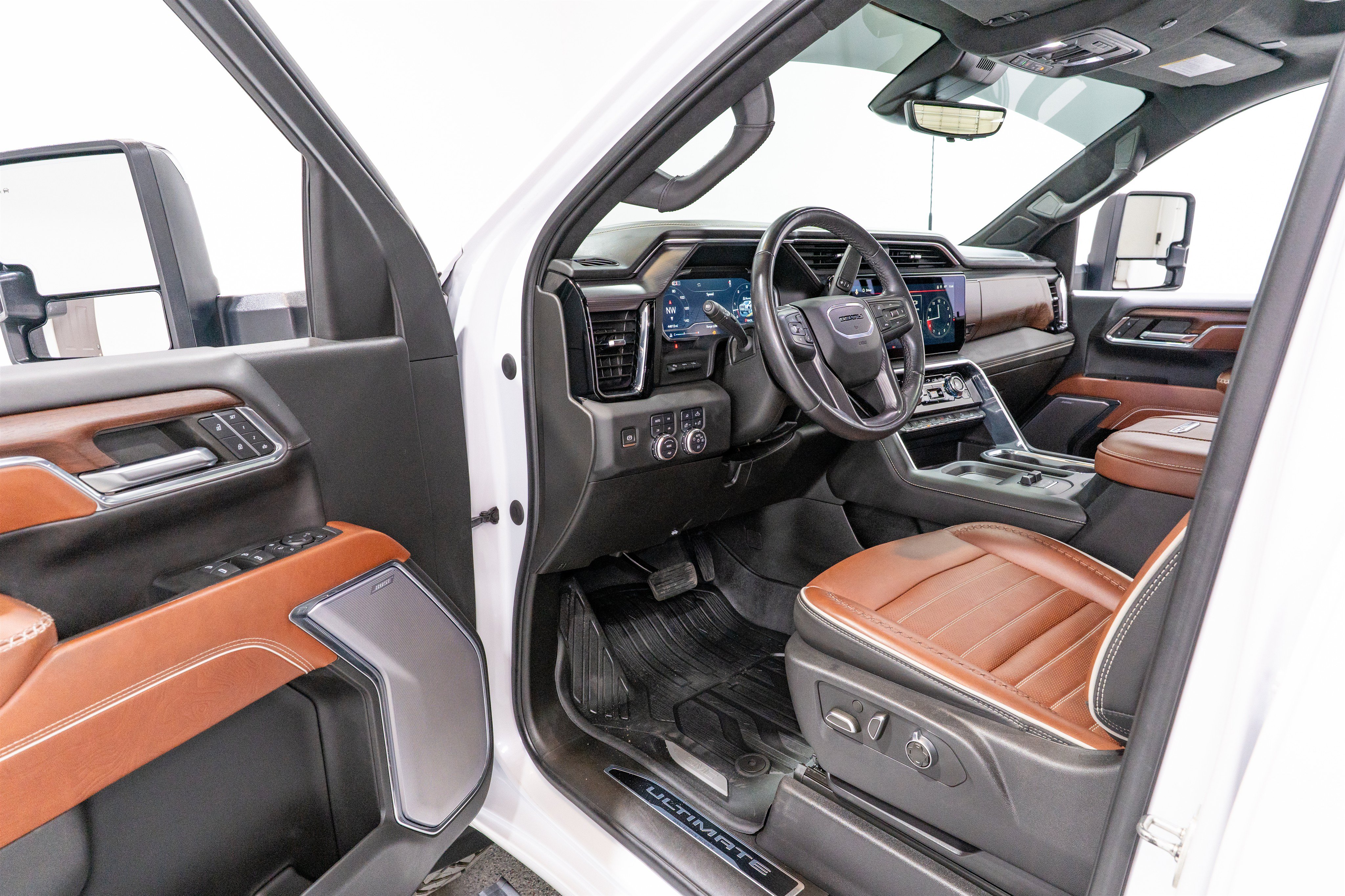 Used 2024 GMC Sierra 2500 Denali Ultimate AWD/4WD image 15