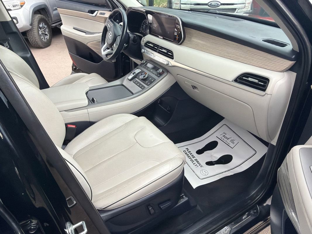 Used 2022 Hyundai Palisade Limited w/ Cargo Package image 16