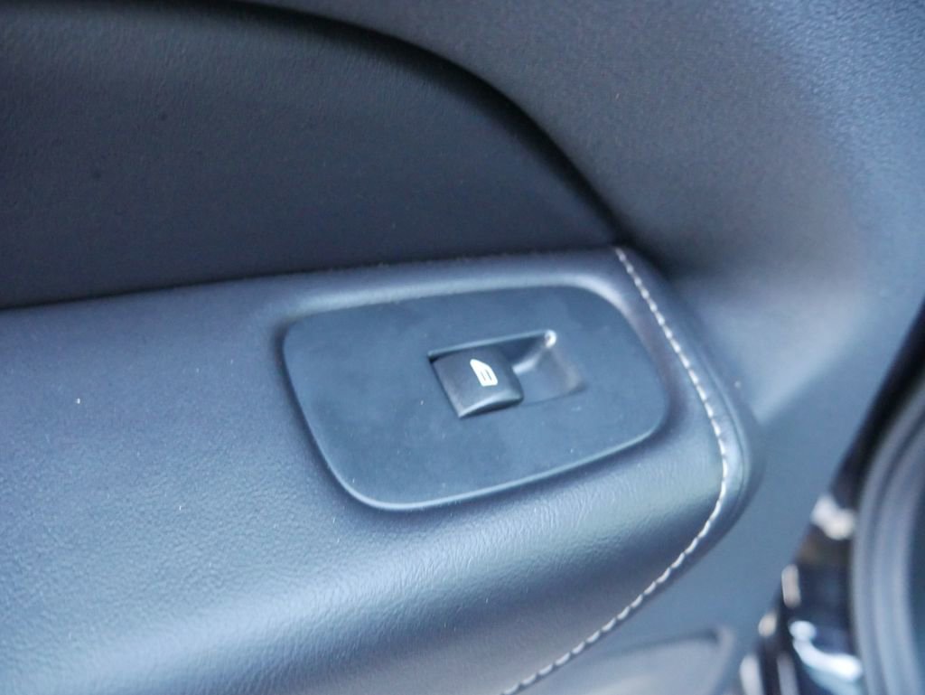 Used 2023 Volvo XC60 T8 Ultimate w/ Climate Package image 22