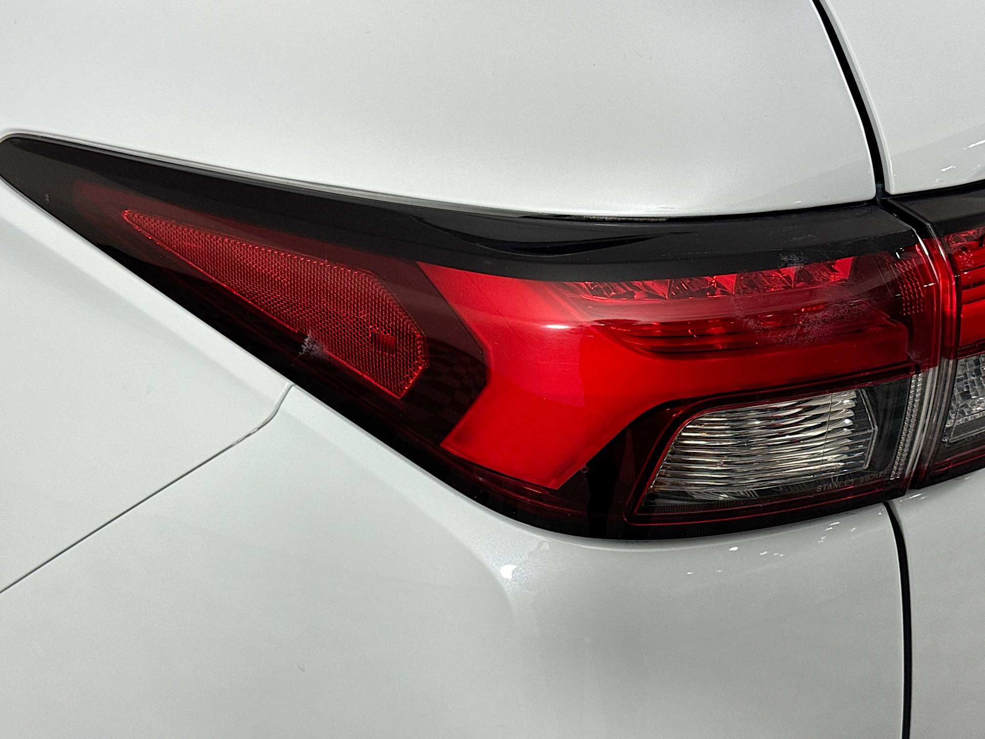 Used 2024 Mitsubishi Outlander ES image 51