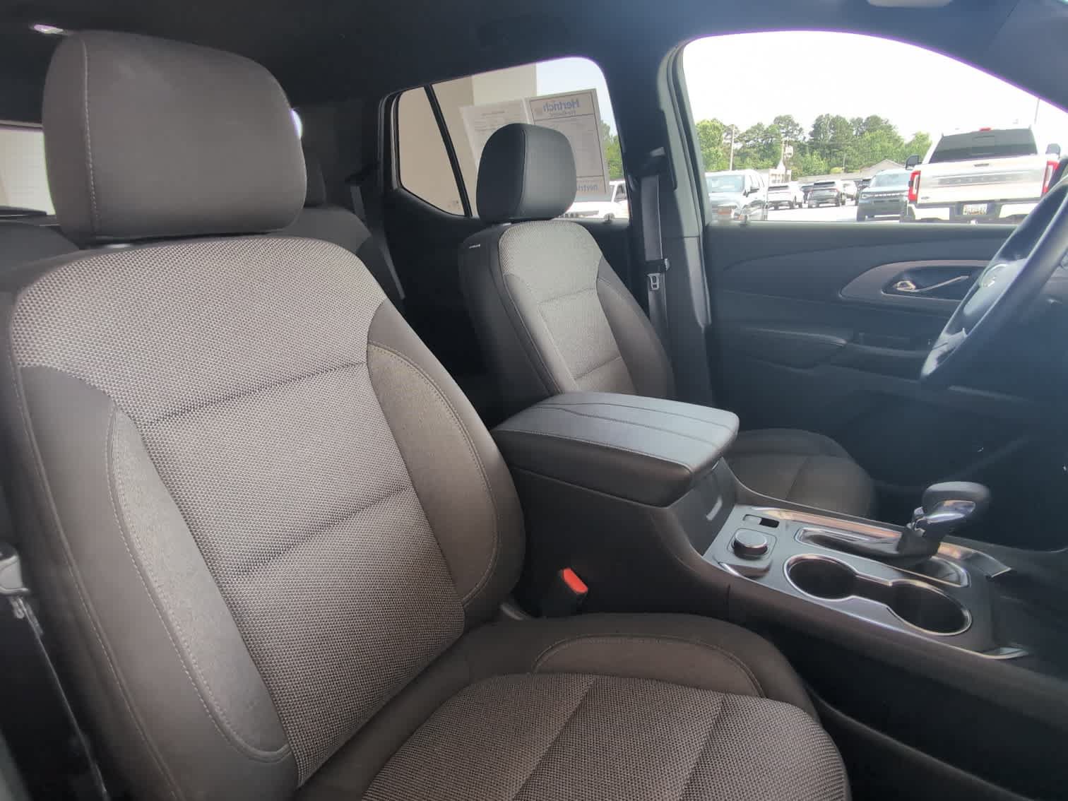Used 2023 Chevrolet Traverse LT FWD image 24