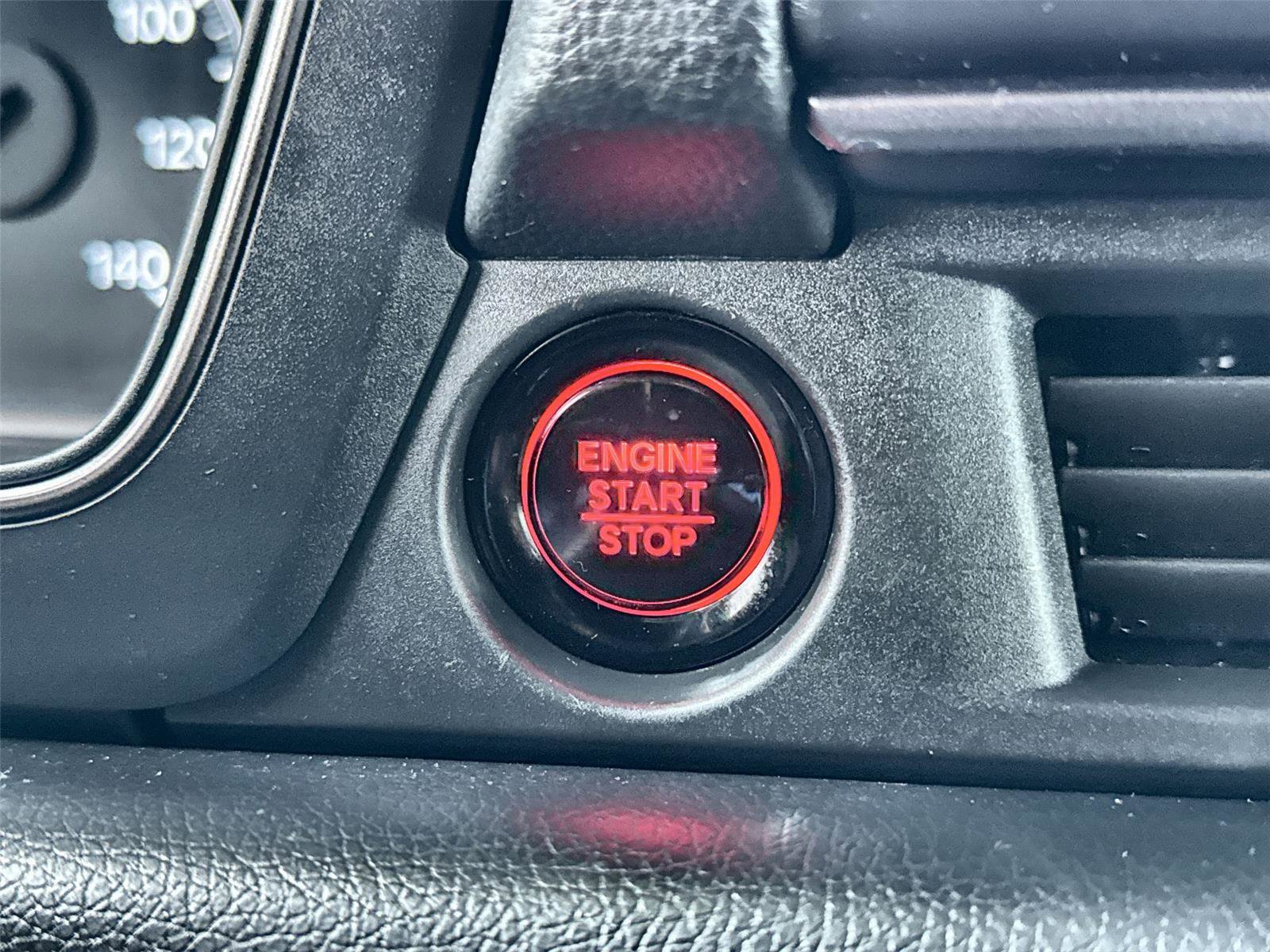 Certified 2024 Honda Pilot TrailSport image 27