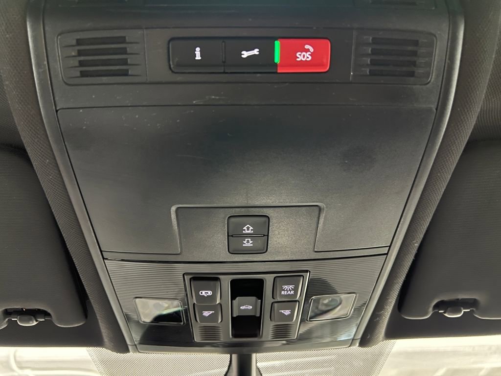 Used 2020 Volkswagen Tiguan SE R-Line w/ 3rd Row Seat Package image 34