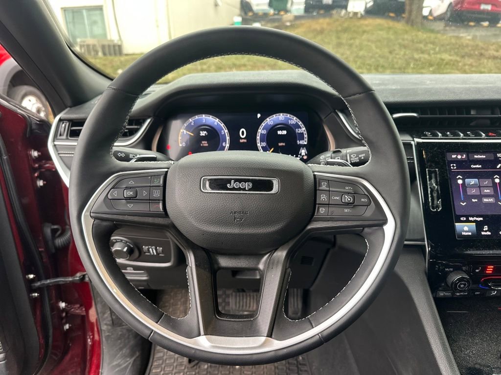 Used 2023 Jeep Grand Cherokee Altitude image 15