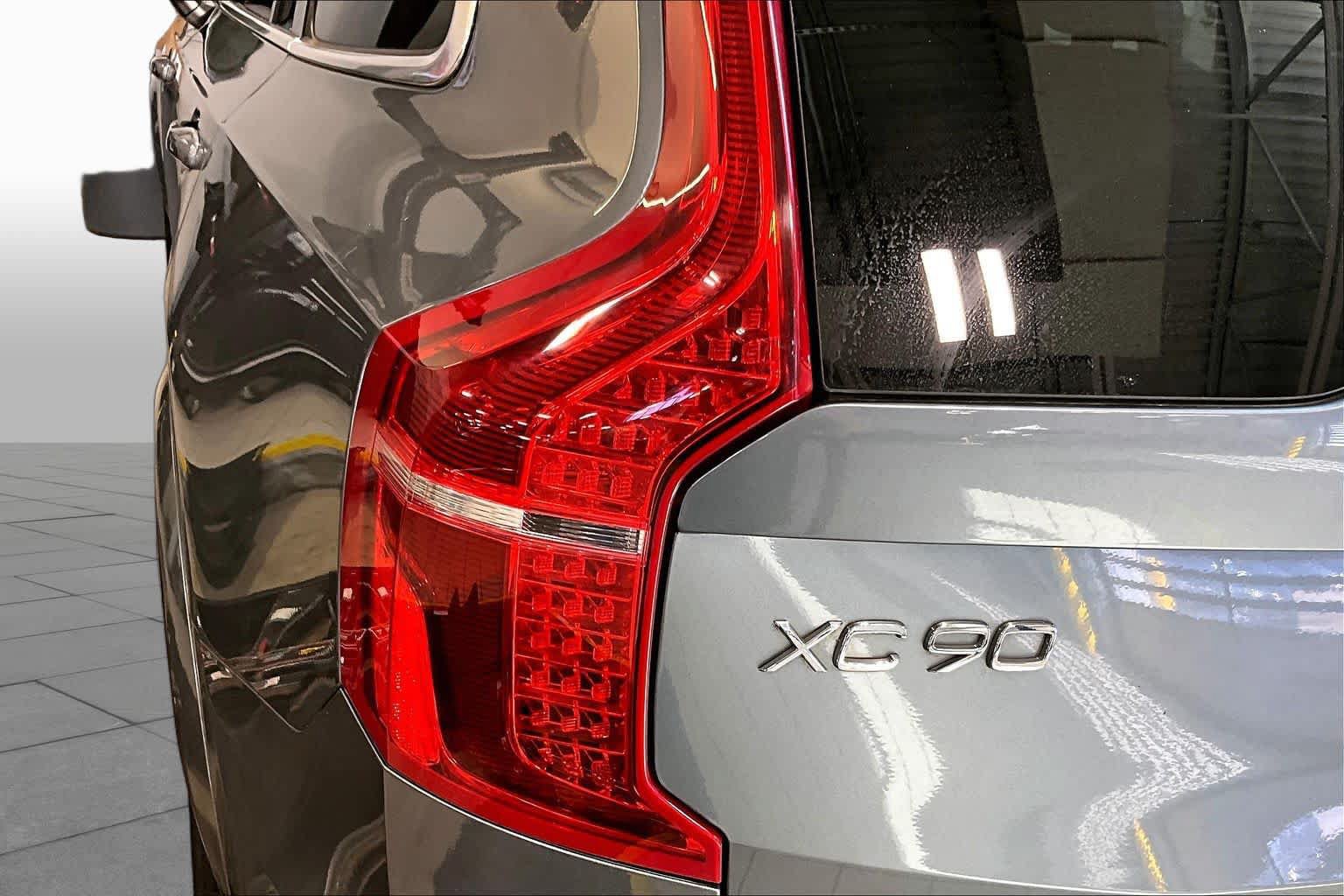 Used 2020 Volvo XC90 T6 Momentum w/ Protection Package Premier AWD/4WD image 27