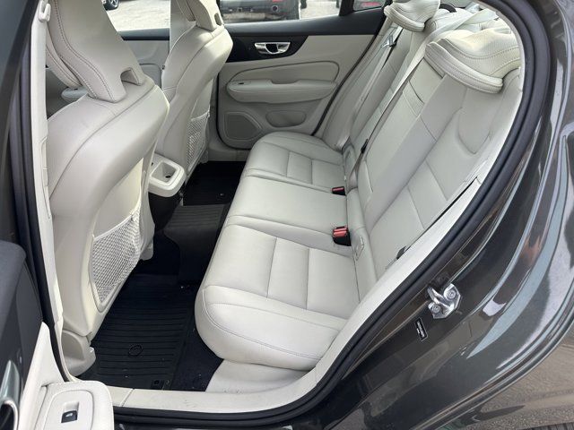 Used 2020 Volvo S60 T6 Momentum w/ Protection Package image 13